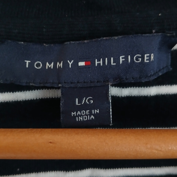 Tommy Hilfiger‎ V Neck Tee Women's Size Large - Picture 7 of 7